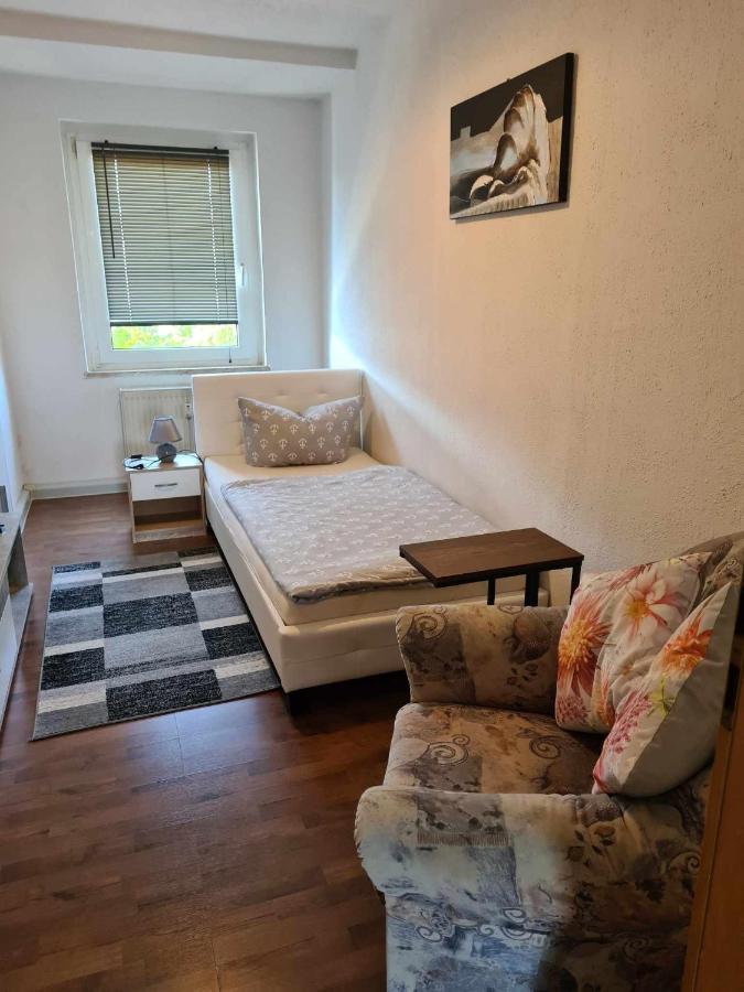 Apartment Kleine Fuer Monteure Und Dienstreisen Zwickau